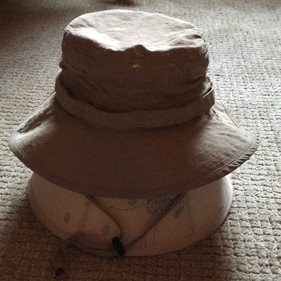 Sun hat - Picture 3 of 3